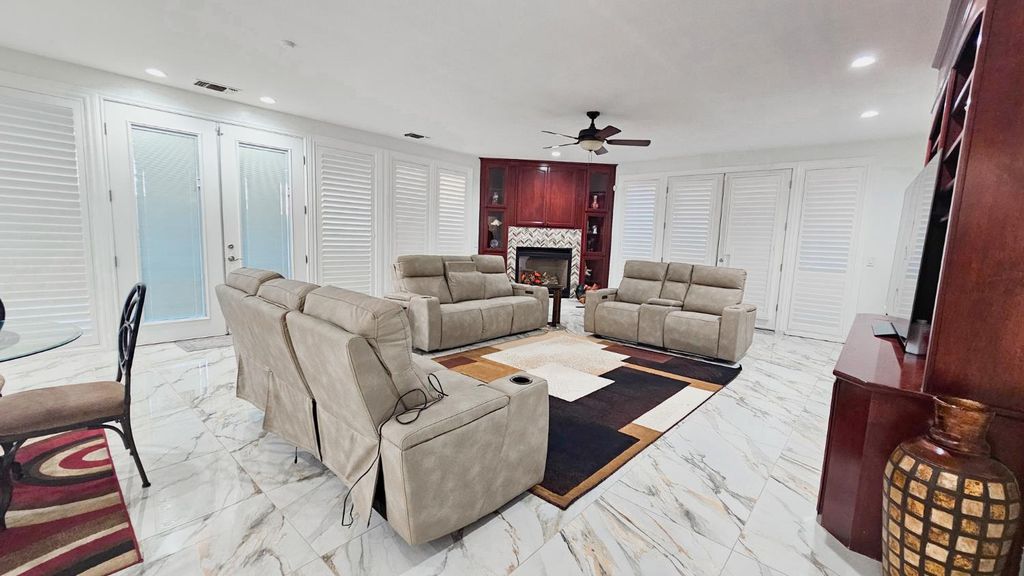 Image 57 of property listing at 2625 E Sean Avenue, Fresno, CA 93720