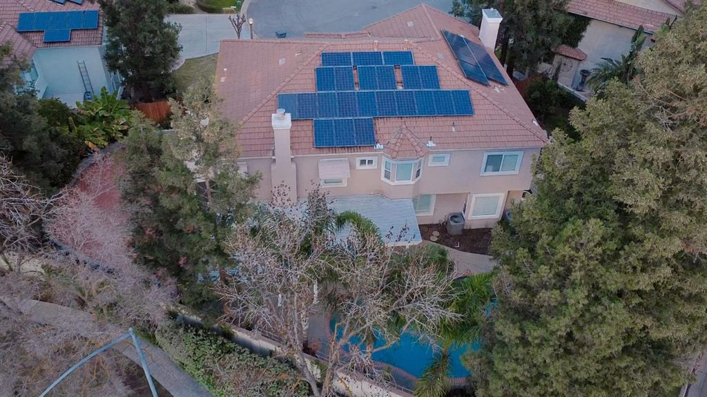 Image 6 of property listing at 2625 E Sean Avenue, Fresno, CA 93720