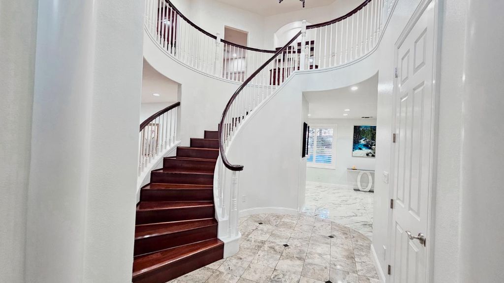 Image 61 of property listing at 2625 E Sean Avenue, Fresno, CA 93720