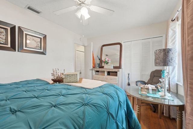 572 SE Fallon Drive, Port St. Lucie, Port St Lucie, FL 34983