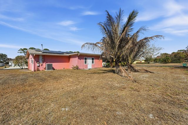 572 SE Fallon Drive, Port St. Lucie, Port St Lucie, FL 34983