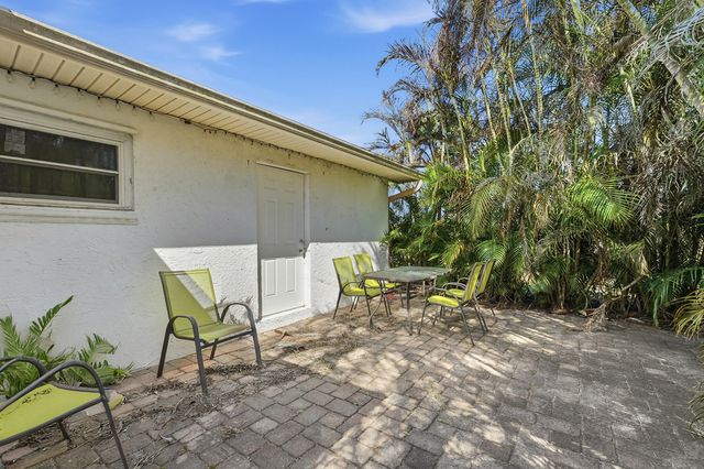 572 SE Fallon Drive, Port St. Lucie, Port St Lucie, FL 34983