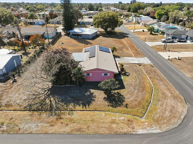 572 SE Fallon Drive, Port St. Lucie, Port St Lucie, FL 34983