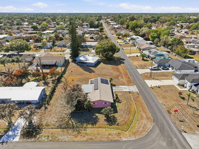 572 SE Fallon Drive, Port St. Lucie, Port St Lucie, FL 34983