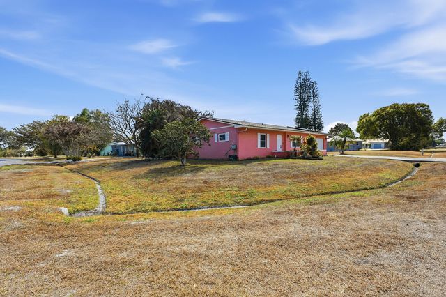 572 SE Fallon Drive, Port St. Lucie, Port St Lucie, FL 34983