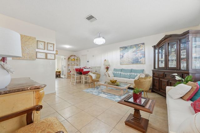 572 SE Fallon Drive, Port St. Lucie, Port St Lucie, FL 34983