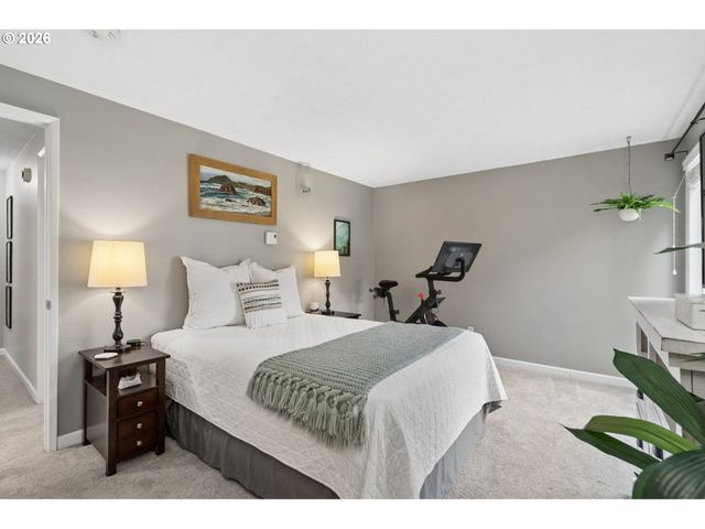 6928 Sw MONTAUK Cir, Lake Oswego, OR 97035