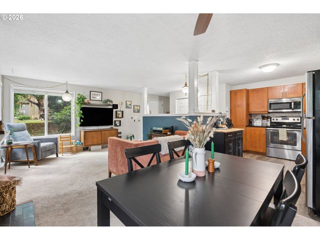 6928 Sw MONTAUK Cir, Lake Oswego, OR 97035