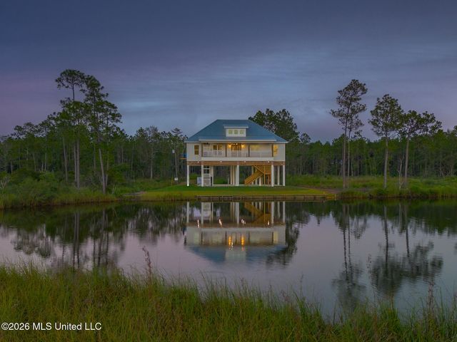 13075 Enciente Point Drive, Kiln, MS 39556