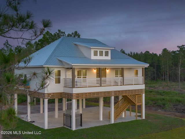 13075 Enciente Point Drive, Kiln, MS 39556