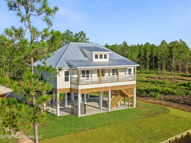 13075 Enciente Point Drive, Kiln, MS 39556