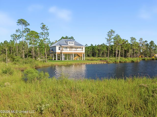 13075 Enciente Point Drive, Kiln, MS 39556