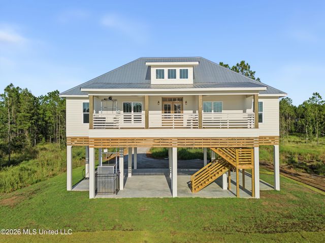 13075 Enciente Point Drive, Kiln, MS 39556