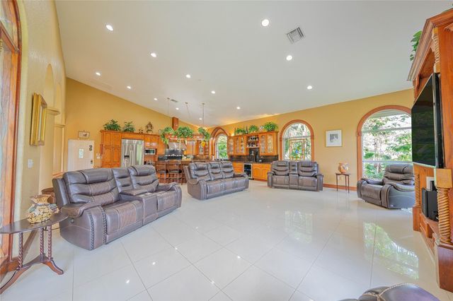 14630 Luray Rd, Southwest Ranches, FL 33330