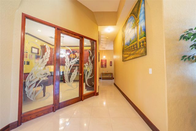 14630 Luray Rd, Southwest Ranches, FL 33330