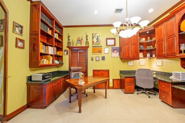 14630 Luray Rd, Southwest Ranches, FL 33330