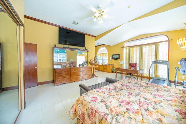 14630 Luray Rd, Southwest Ranches, FL 33330