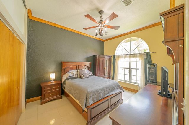 14630 Luray Rd, Southwest Ranches, FL 33330