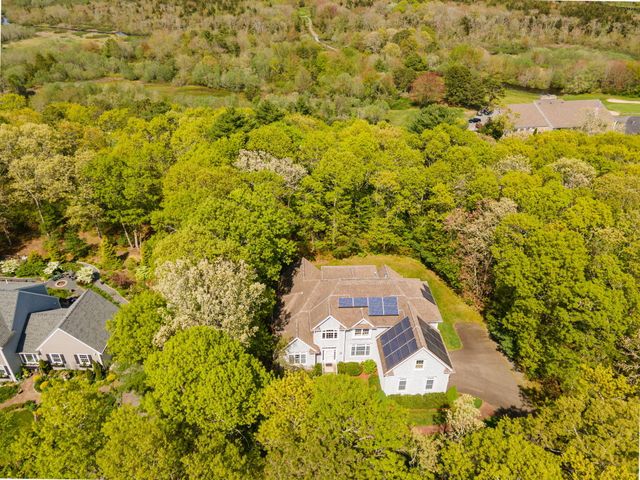 17 Payamps Road, Mashpee, MA 02649