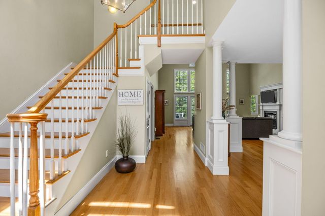 17 Payamps Road, Mashpee, MA 02649