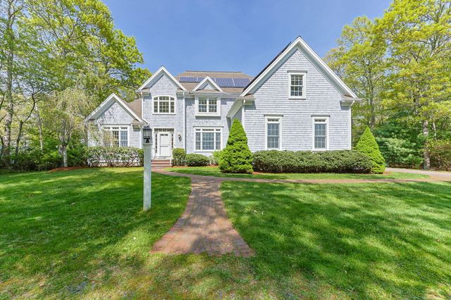 17 Payamps Road, Mashpee, MA 02649
