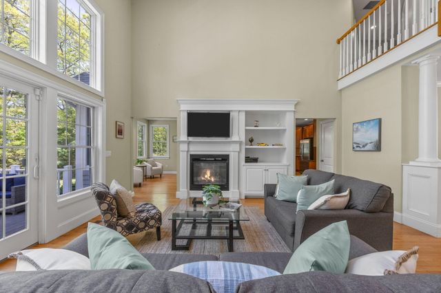 17 Payamps Road, Mashpee, MA 02649
