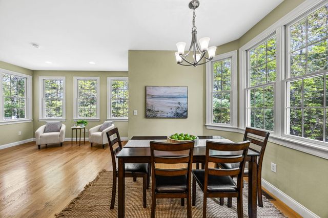 17 Payamps Road, Mashpee, MA 02649