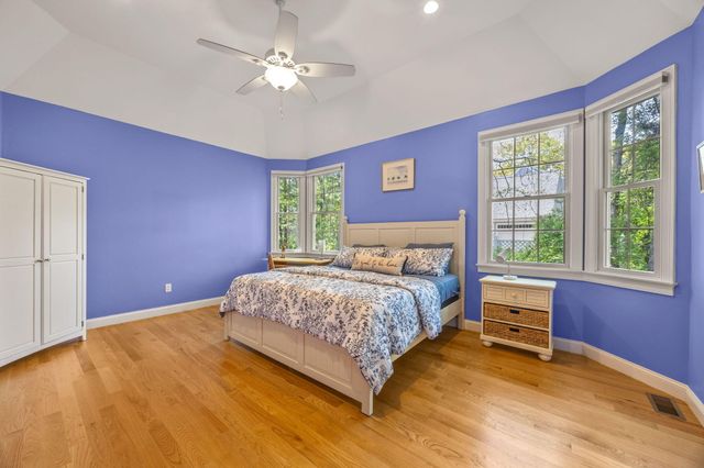 17 Payamps Road, Mashpee, MA 02649
