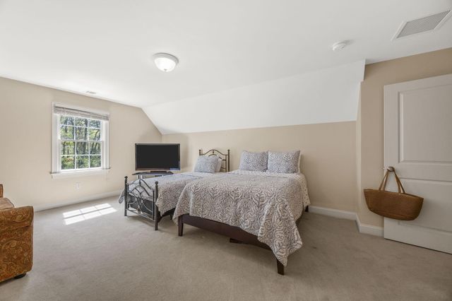17 Payamps Road, Mashpee, MA 02649