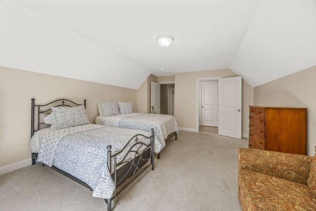 17 Payamps Road, Mashpee, MA 02649