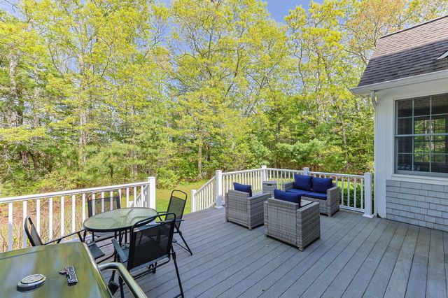 17 Payamps Road, Mashpee, MA 02649