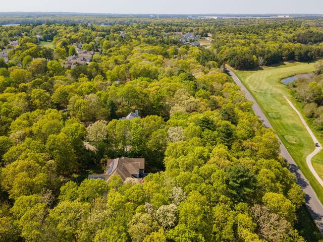 17 Payamps Road, Mashpee, MA 02649