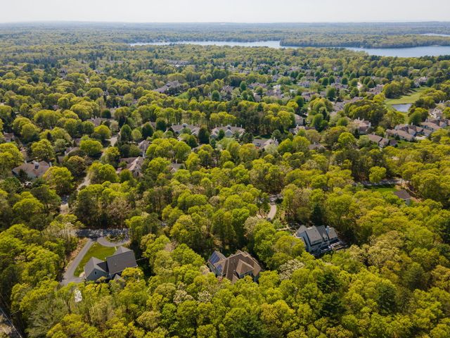 17 Payamps Road, Mashpee, MA 02649