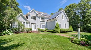 17 Payamps Road, Mashpee, MA 02649