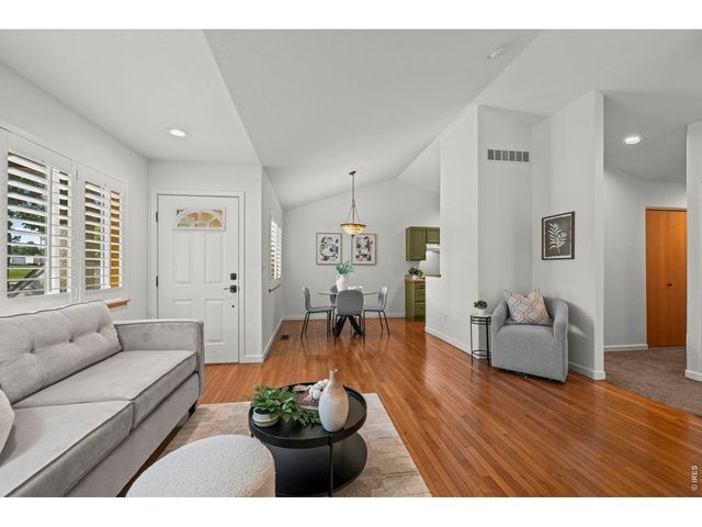 517 Ridgeview Dr, Louisville, CO 80027