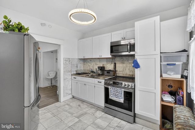 4033 CASTOR AVE, Philadelphia, PA 19124