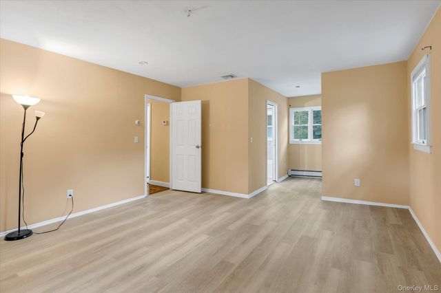8 Julia Circle, East Setauket, NY 11733