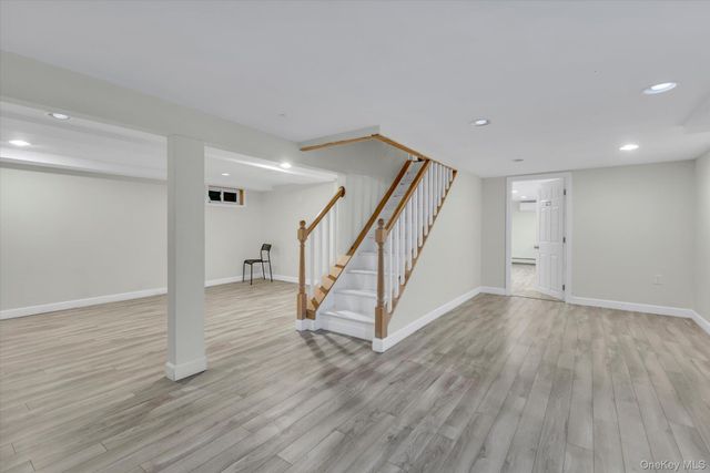 8 Julia Circle, East Setauket, NY 11733
