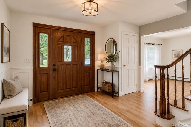 8 Julia Circle, East Setauket, NY 11733