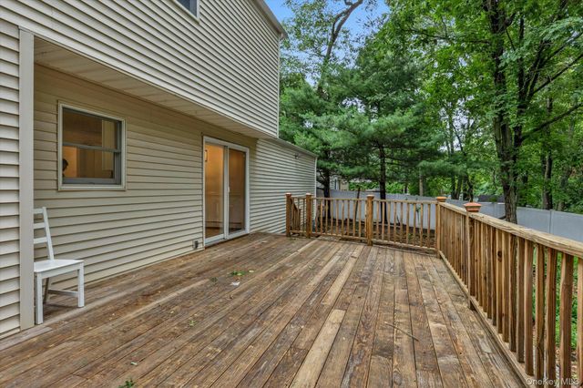 8 Julia Circle, East Setauket, NY 11733