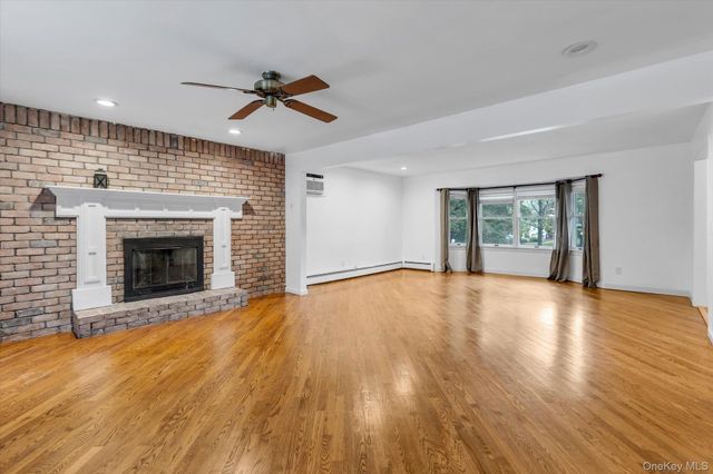 8 Julia Circle, East Setauket, NY 11733