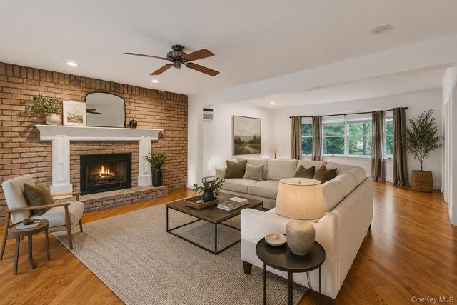 8 Julia Circle, East Setauket, NY 11733