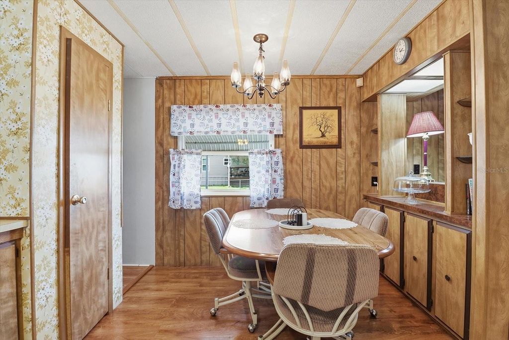 Image 13 of property listing at 4072 S ILLIANA TERRACE, Inverness, FL 34452