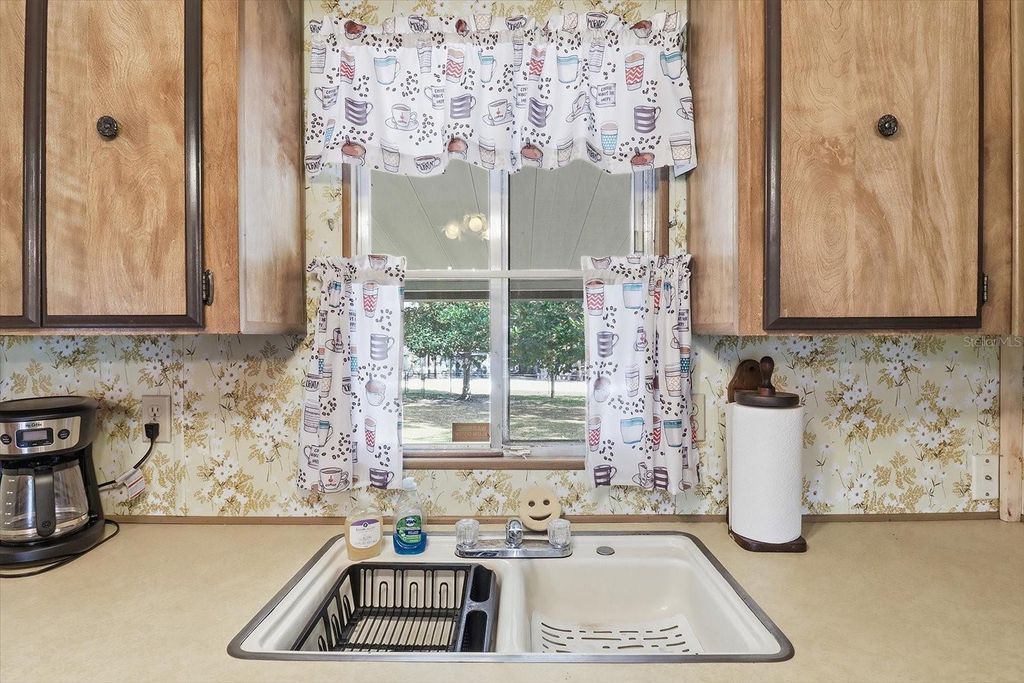 Image 18 of property listing at 4072 S ILLIANA TERRACE, Inverness, FL 34452