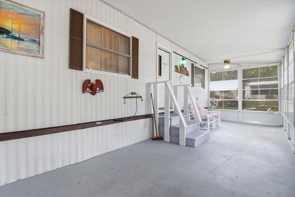 Image 4 of property listing at 4072 S ILLIANA TERRACE, Inverness, FL 34452