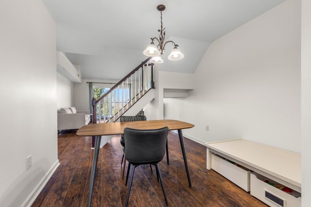 19 Carriage House Drive, Fort Thomas, KY 41075