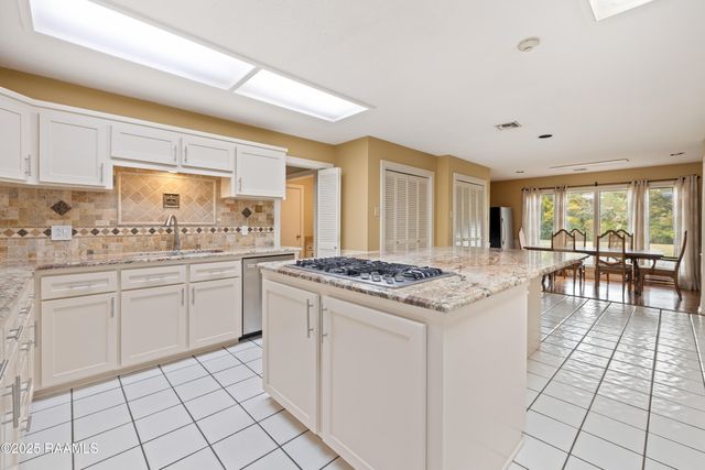 16 Duperier Oaks Drive, New Iberia, LA 70563