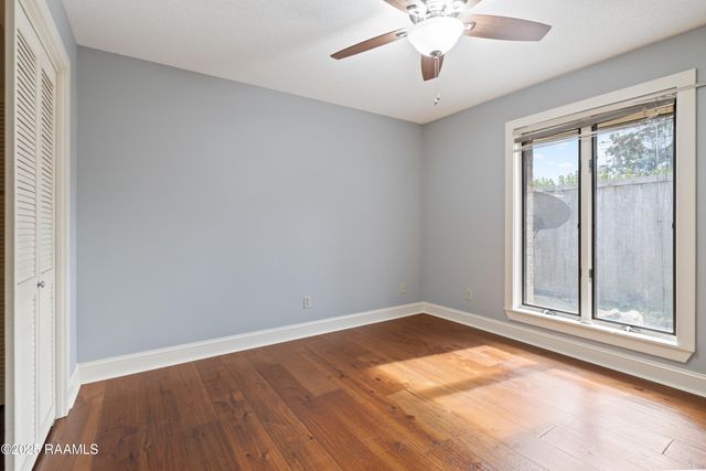 16 Duperier Oaks Drive, New Iberia, LA 70563