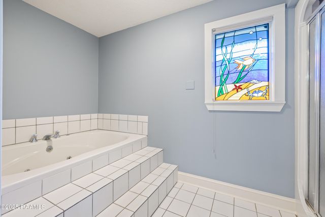 16 Duperier Oaks Drive, New Iberia, LA 70563