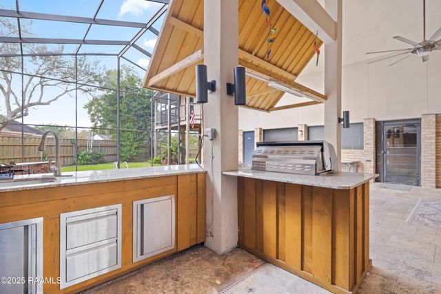 16 Duperier Oaks Drive, New Iberia, LA 70563